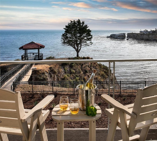 Inn at the Cove image 12